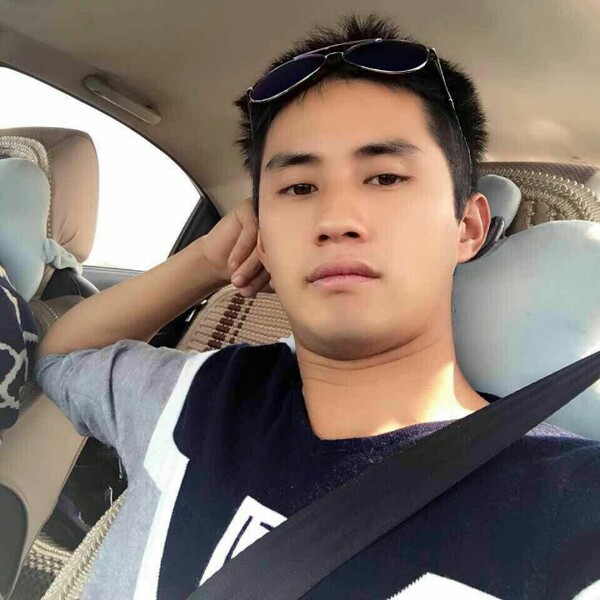 左手，阿文的照片