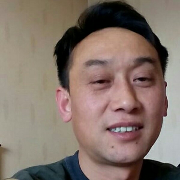 牵手相伴到永久的照片