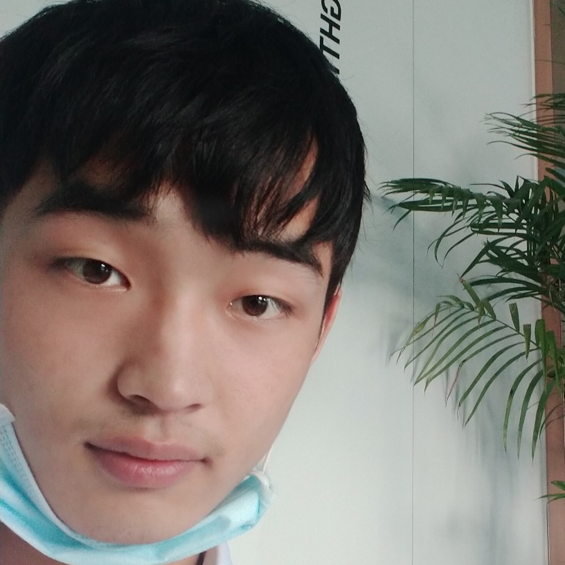 绵密蹙眉御姐的照片