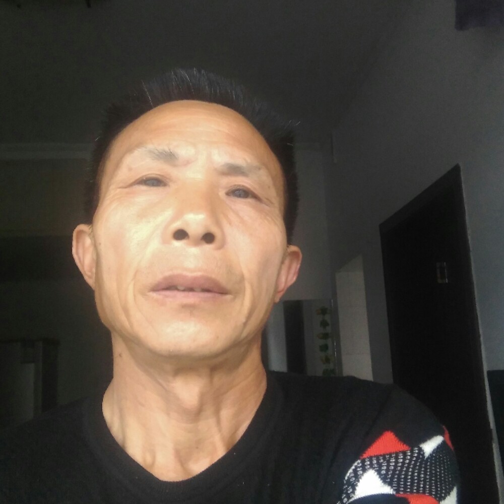 卓身万盛人的照片