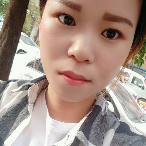 青衫愿一个人的照片
