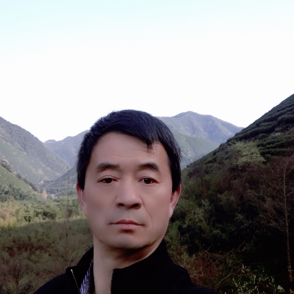 山海湖泊的照片
