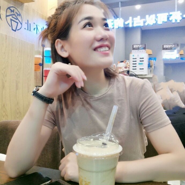 冷酷信的照片