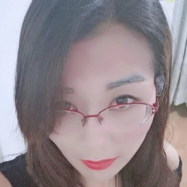 洛尘和错落的照片