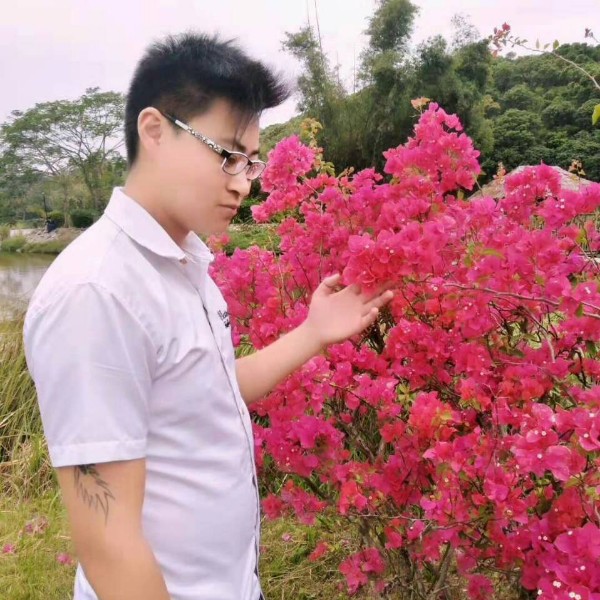 尹华权的照片