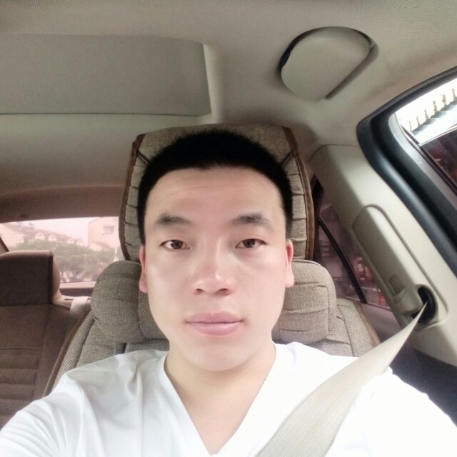 红酒深拥飘逸的照片