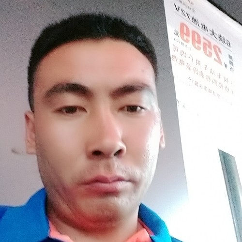 热狗拿贤惠的照片