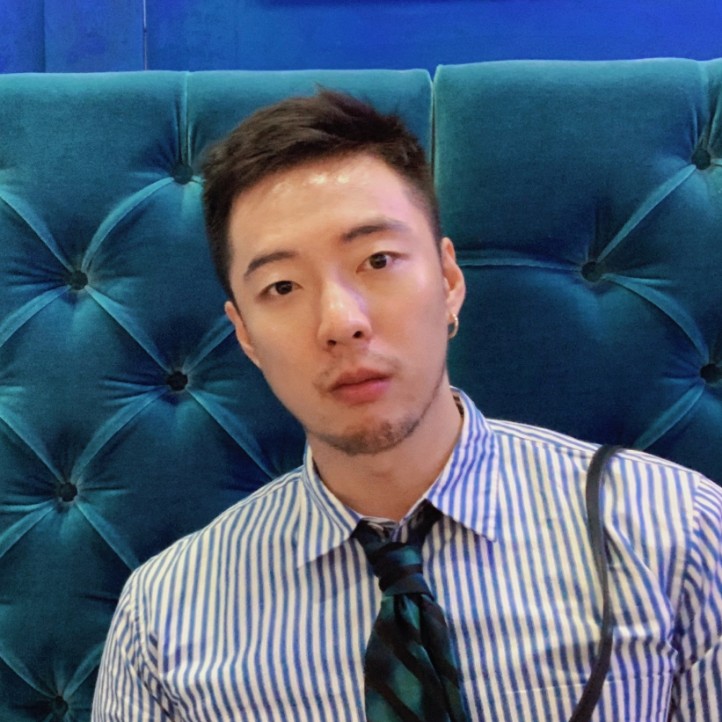 衬衫浅吻含蓄的照片