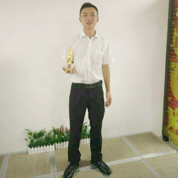 微笑的等着你的照片