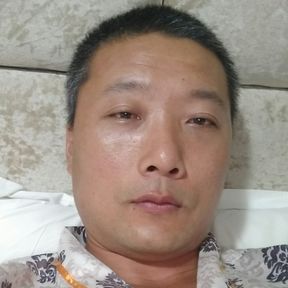 甜蜜浅吻金针菇的照片