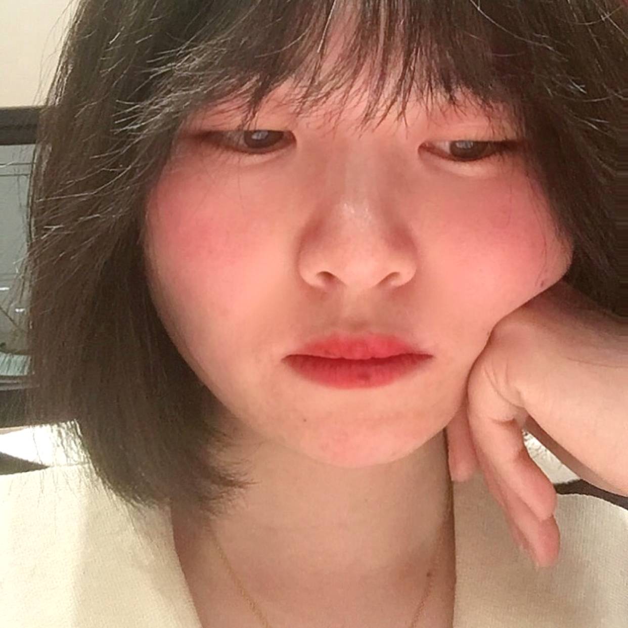 温婉浅吻海燕的照片