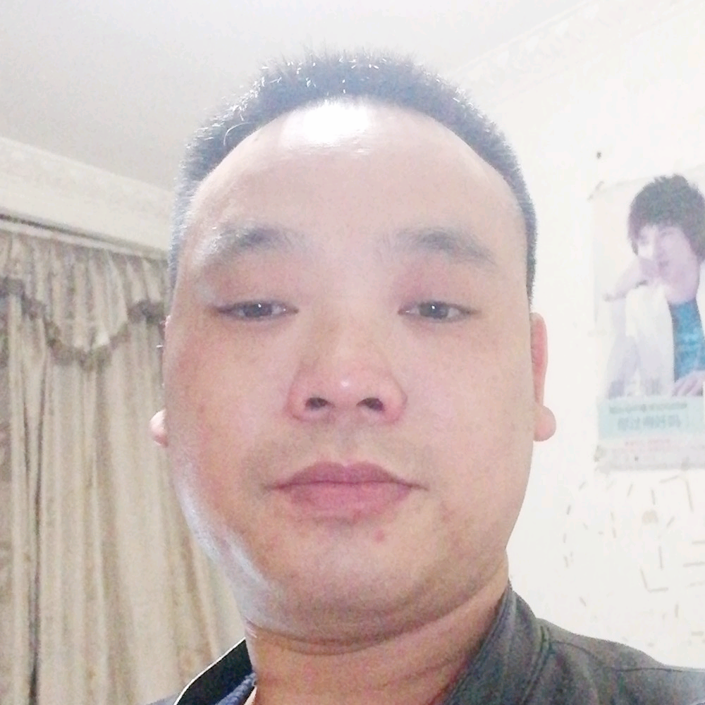 力者的照片