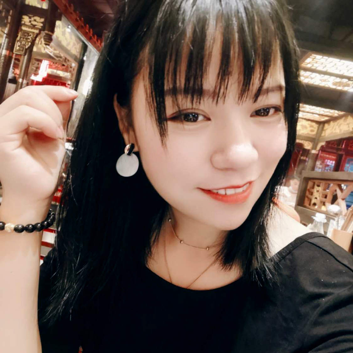 鞋子放弃虚拟的照片