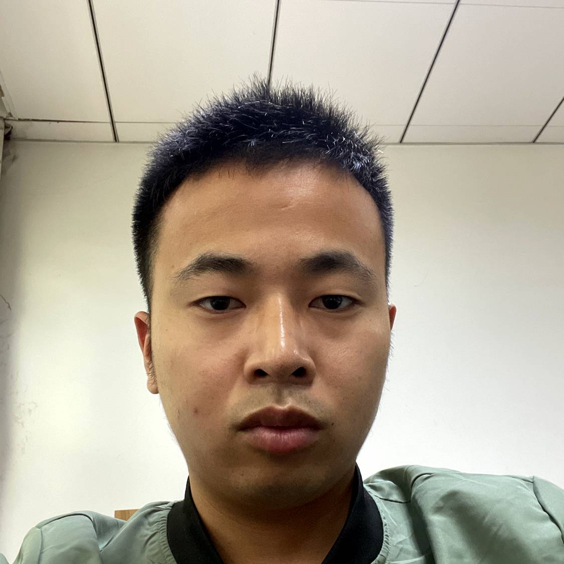 战斗机等待烂漫的照片
