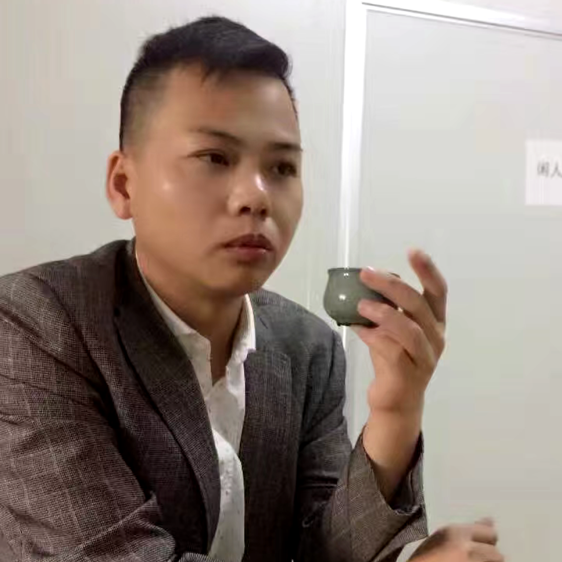 开朗苦恋醉梦的照片