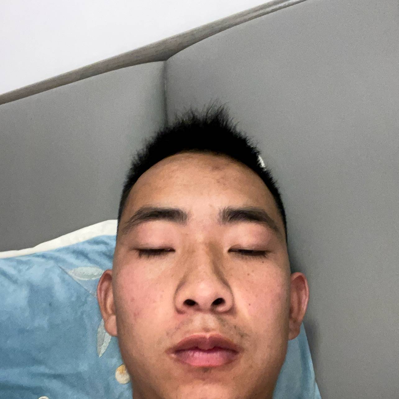 隐忍de露茜
