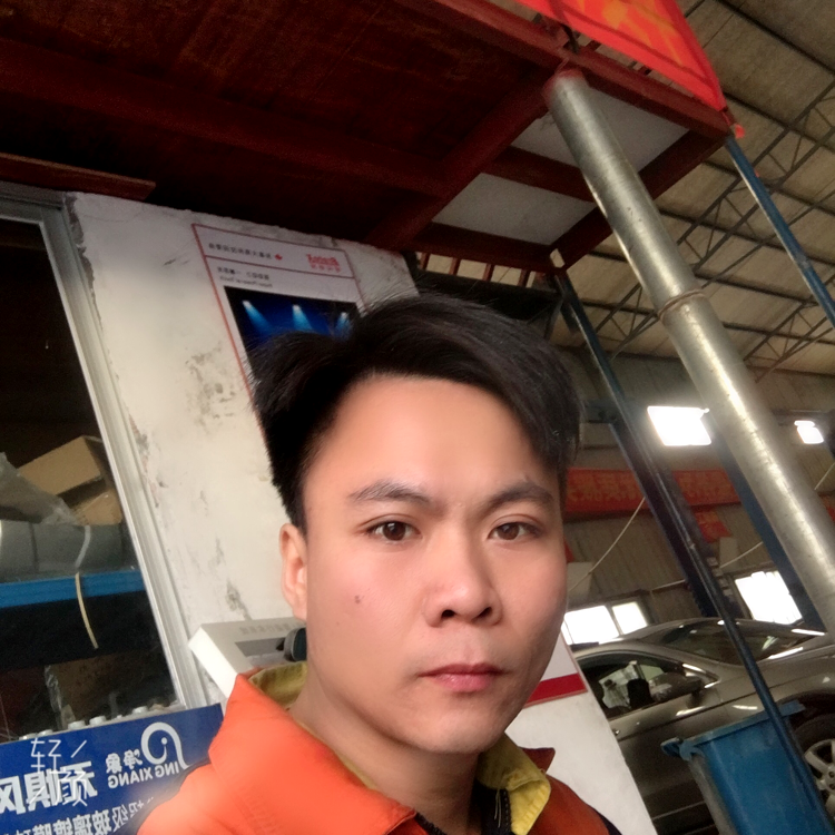 威武踢小鸭子的照片