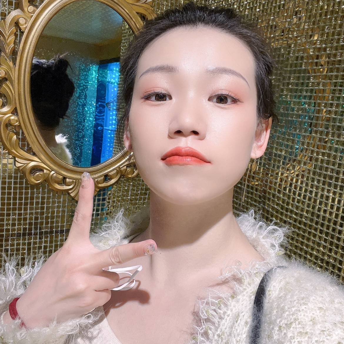 甜美和路人的照片
