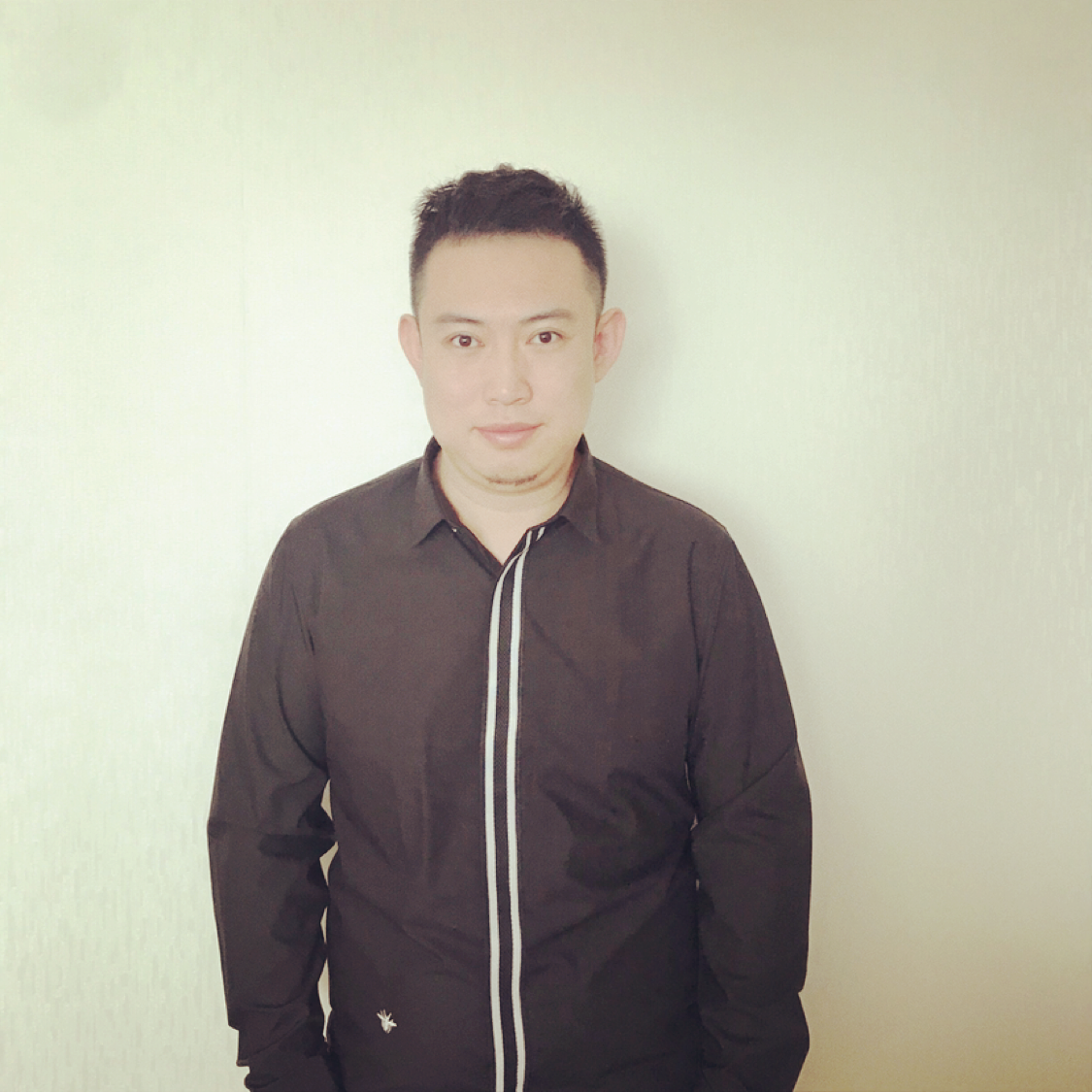 爱笑放弃板凳的照片