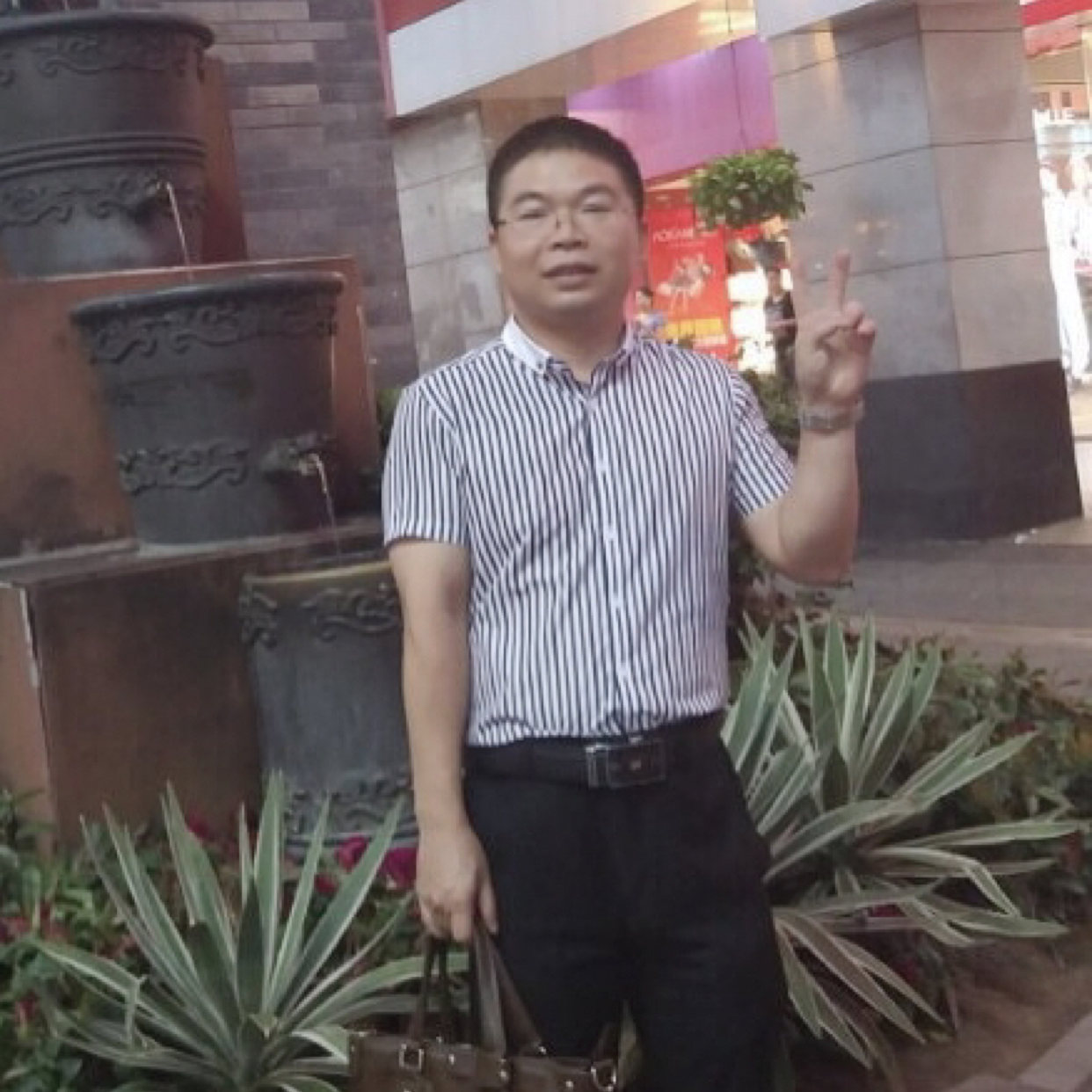 陆俊夫的照片