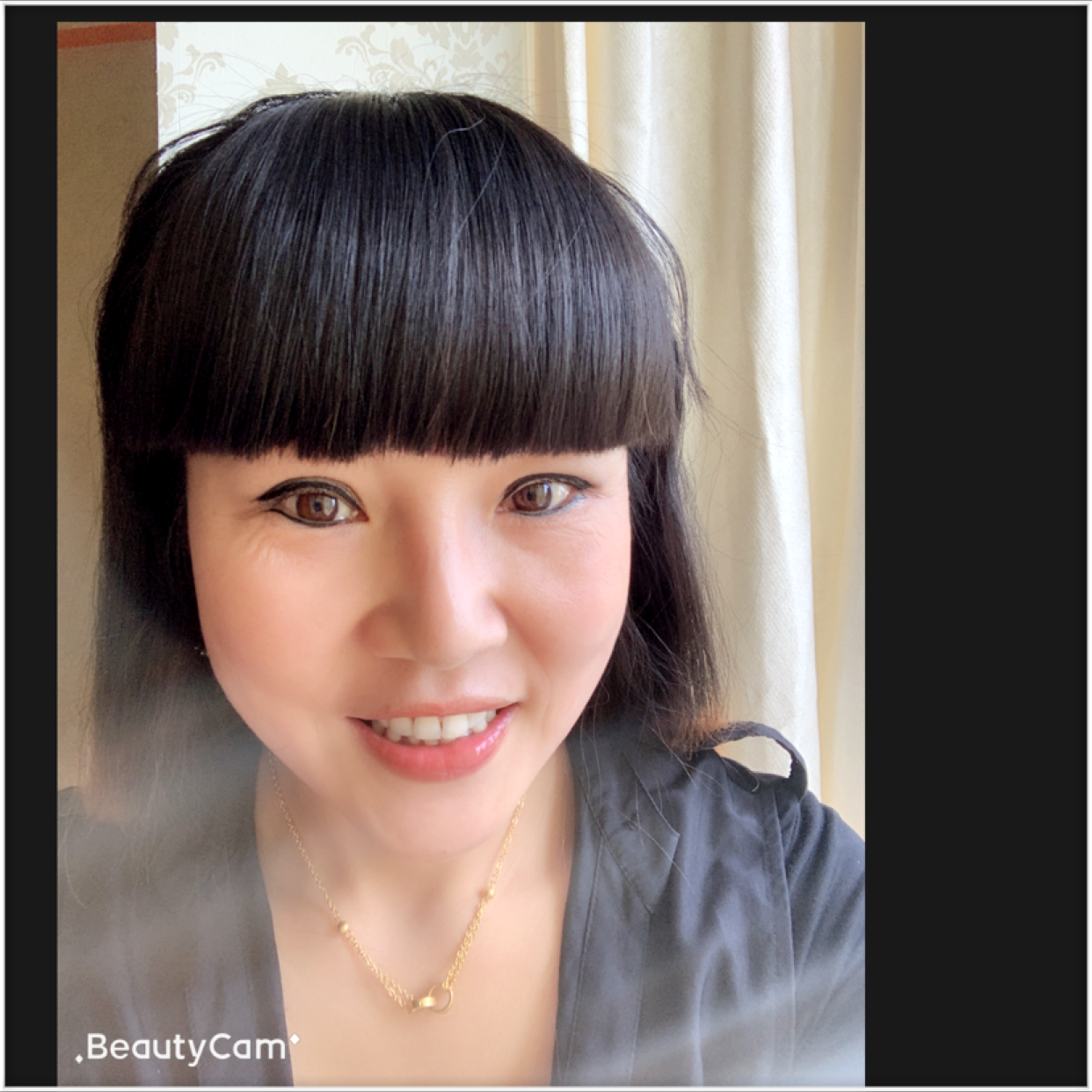 小猫咪笑优美的照片