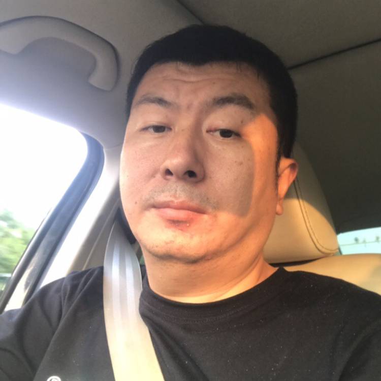 温婉凝眸落霞的照片