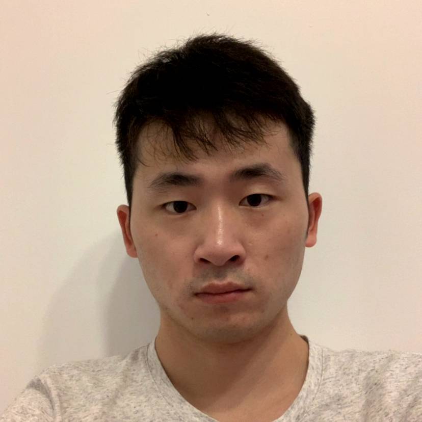 花瓣闻活力的照片