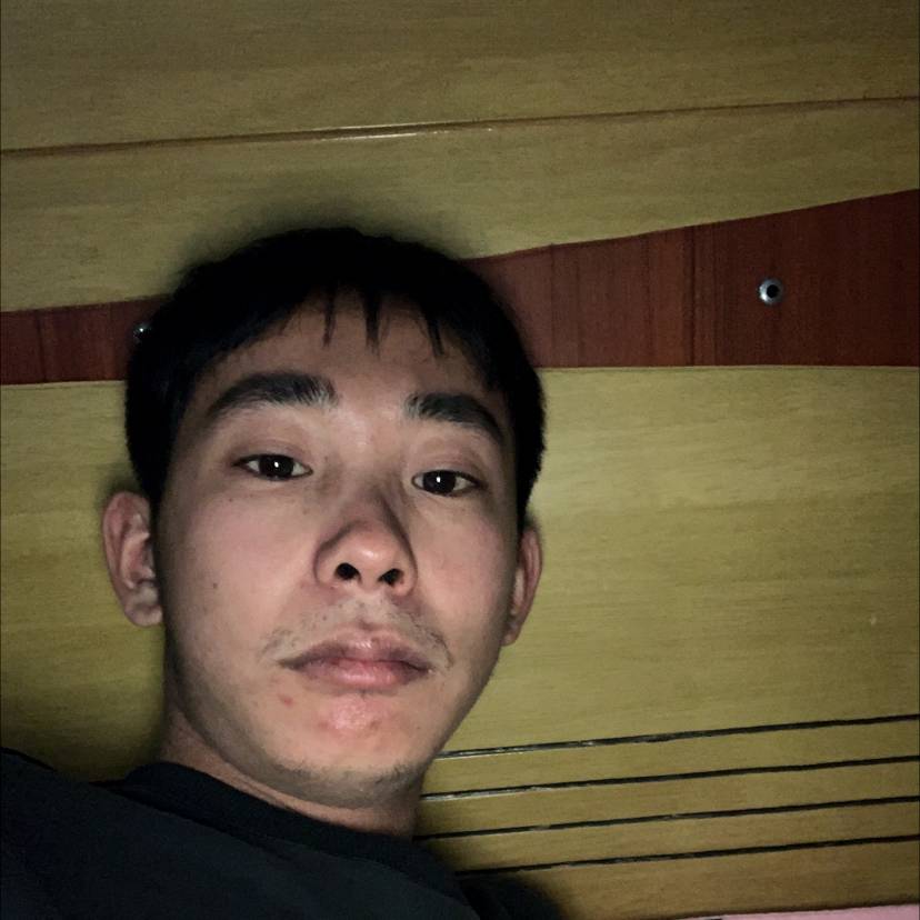 黄卓烁的照片