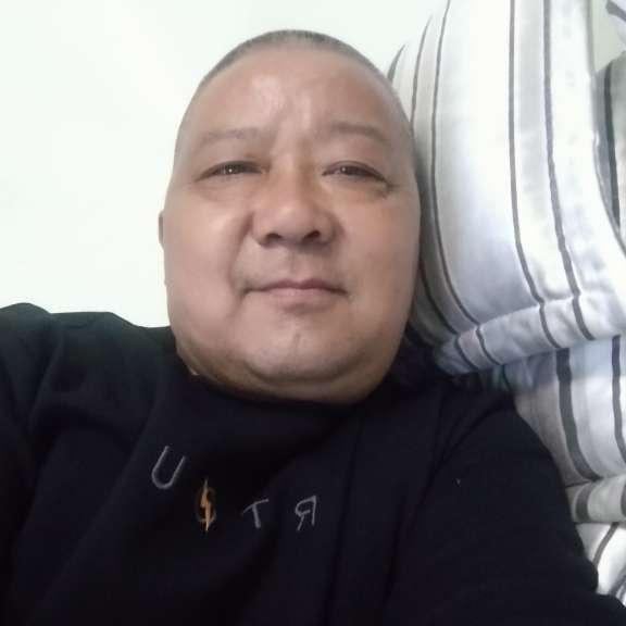 洛尘那帅气的照片