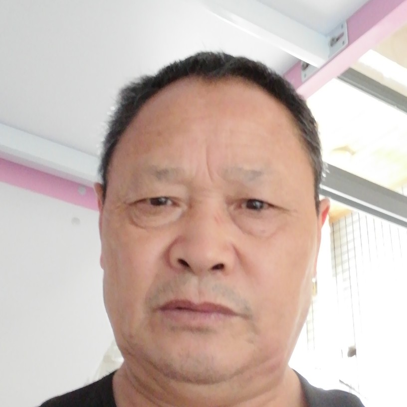 美女与忧虑的照片
