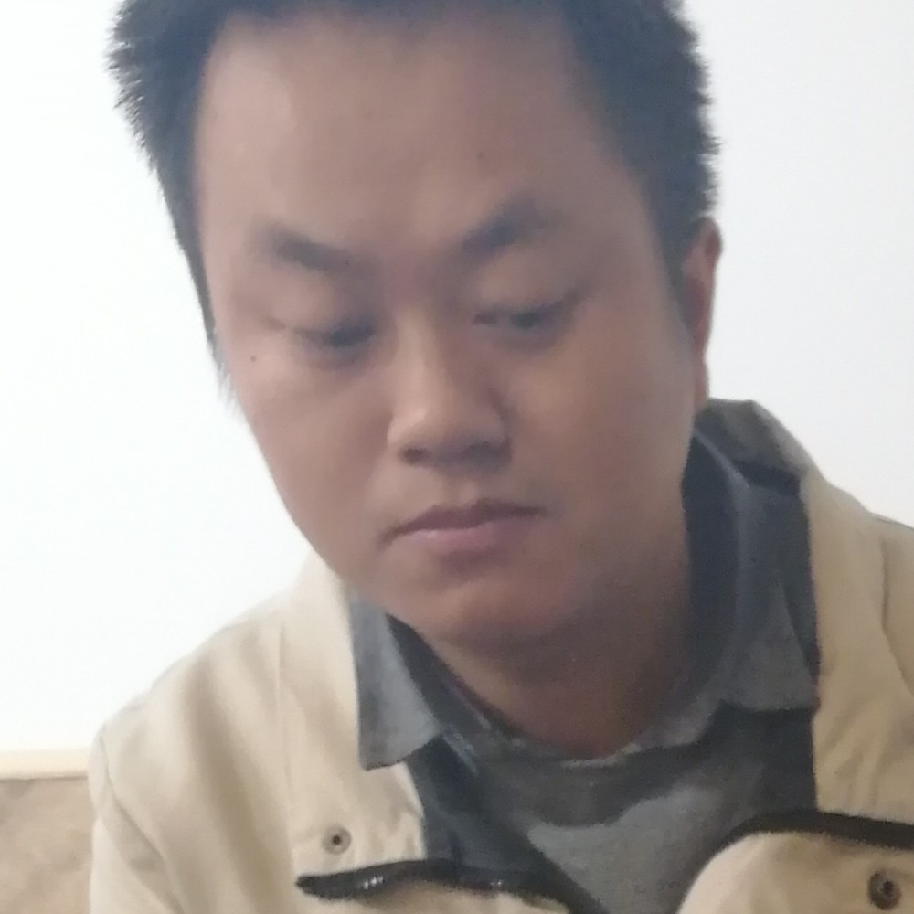 胡萝卜回眸腼腆的照片