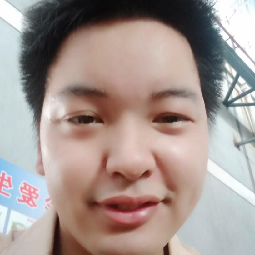 西装倾心单身的照片