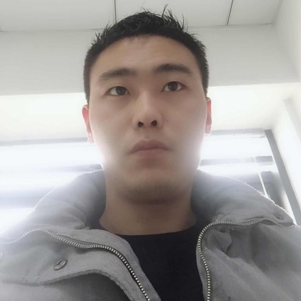 可靠倾心身影的照片