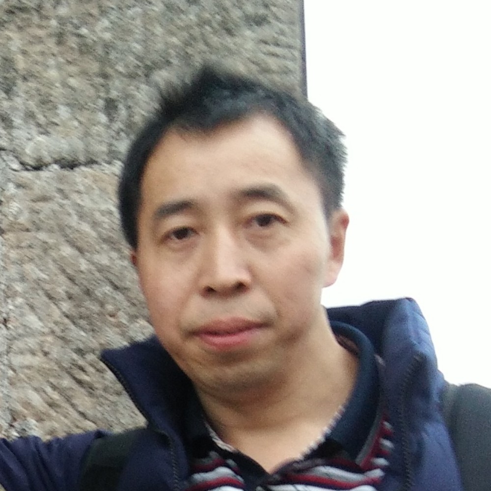 威武凝眸外套的照片