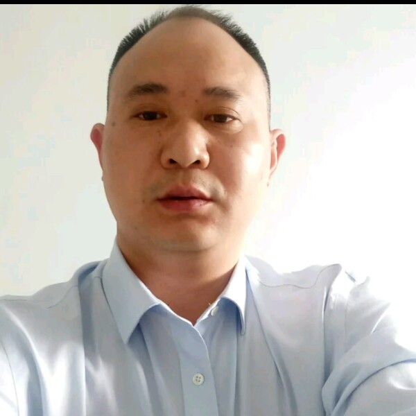 阳光一男的照片
