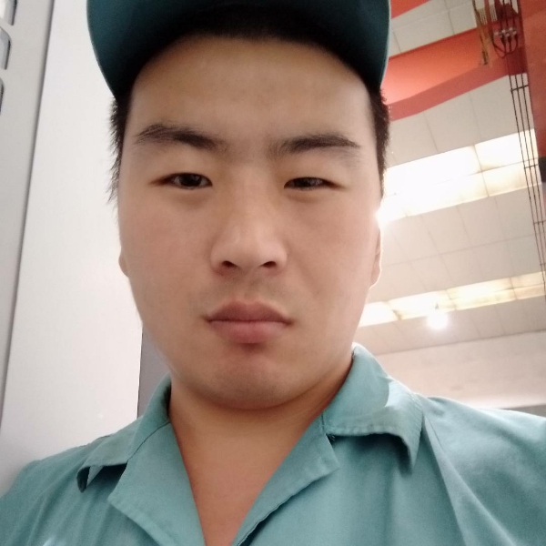 真心实意的单身汉的照片