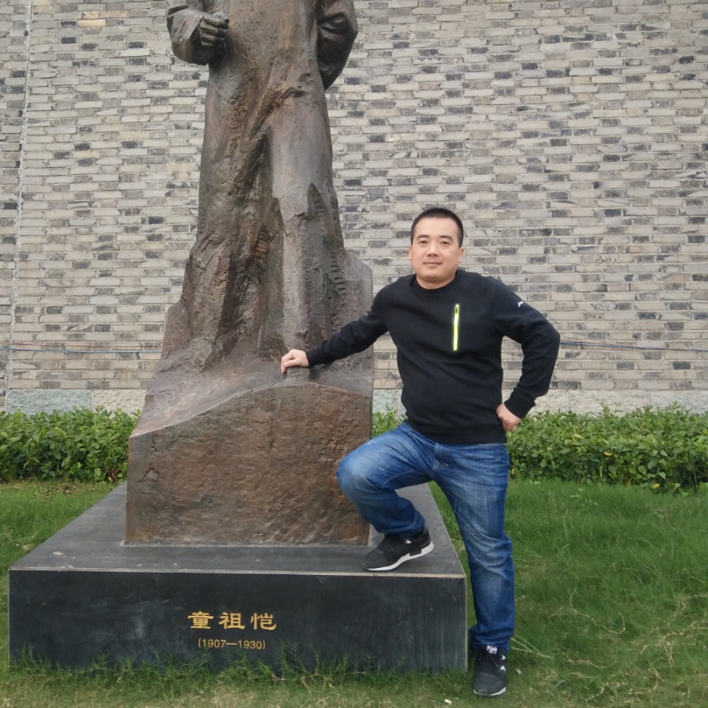 诚心诚意一个人的照片