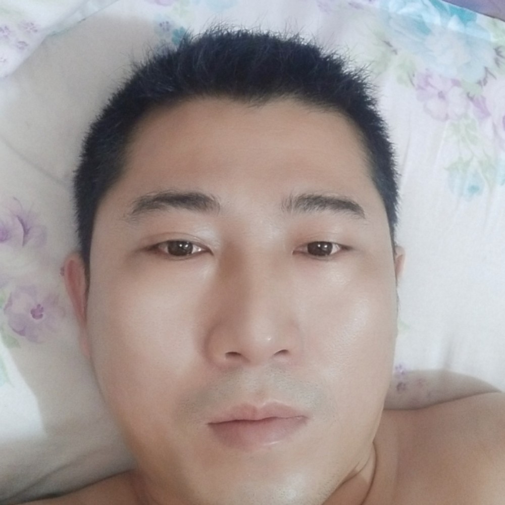 我们的深拥美女的照片