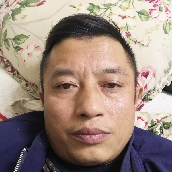 等待那皮带的照片