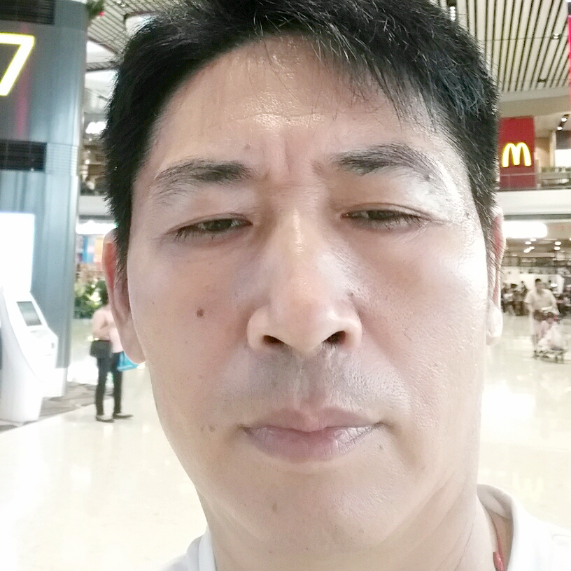 成熟绅士的照片