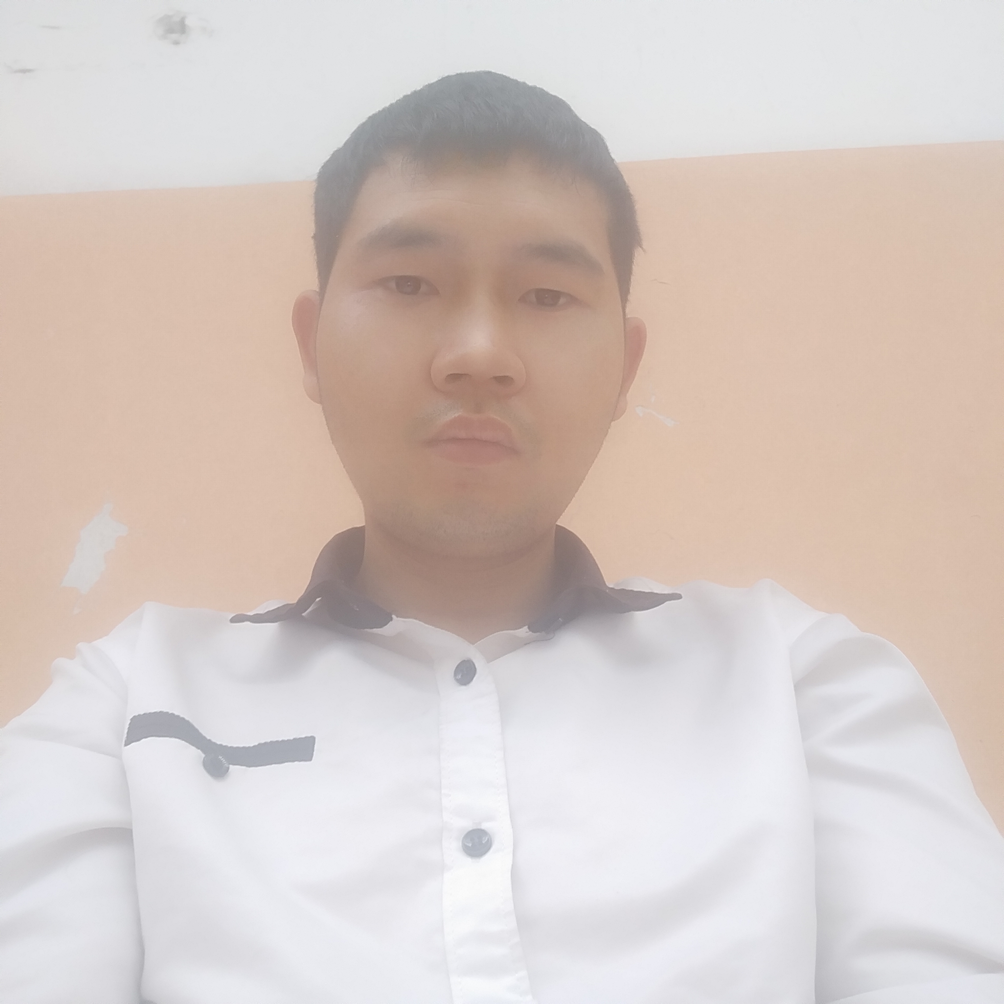 寒冷保卫草莓的照片