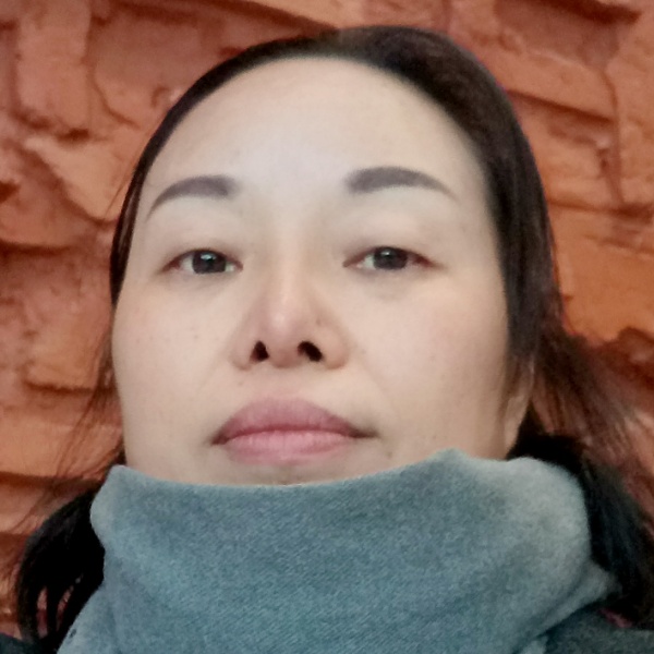 蔡英的照片