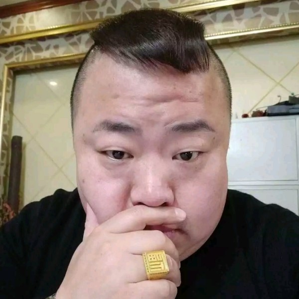 榴莲哥哥的照片