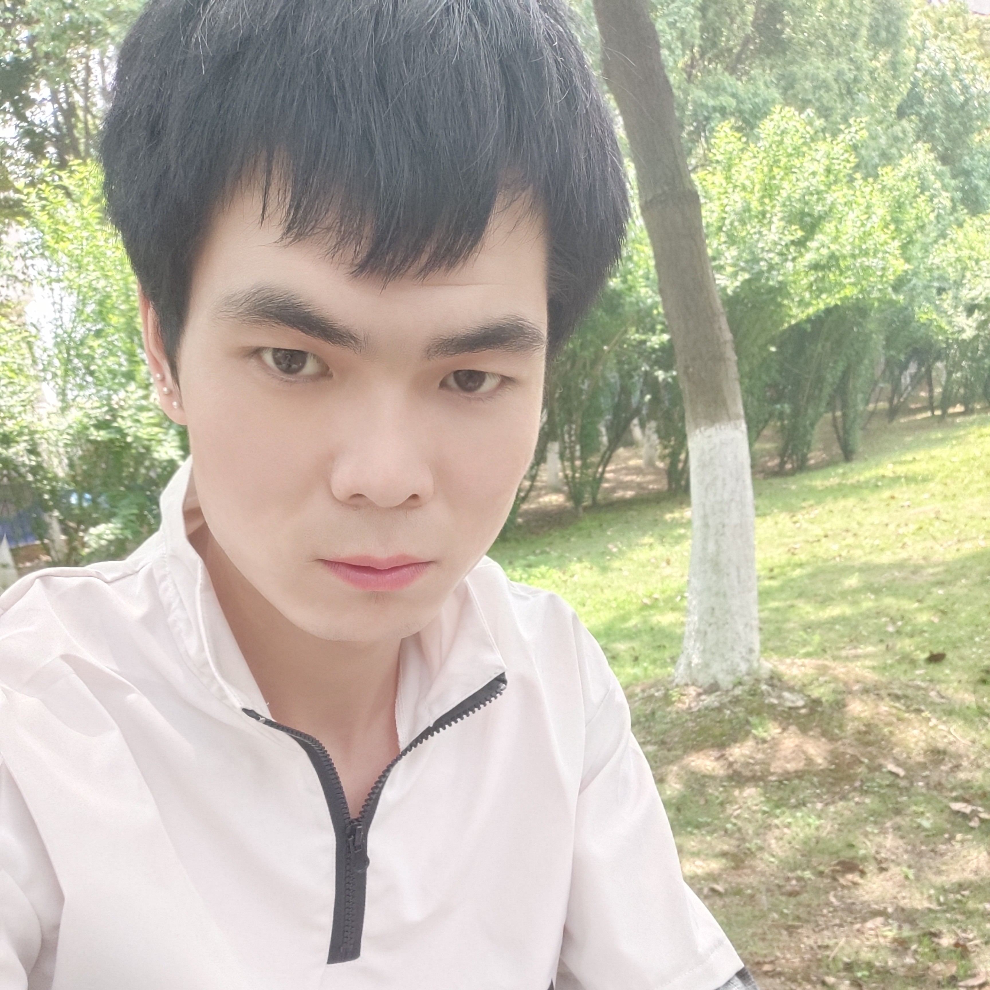 眼睛大向沐樱的照片