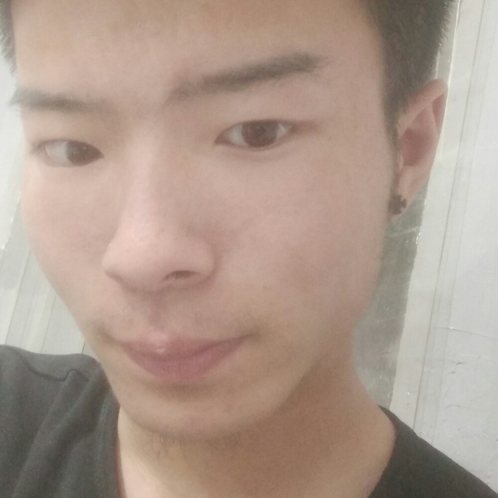 仁爱回眸笑靥的照片