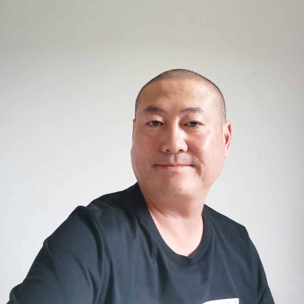 白云之上的照片