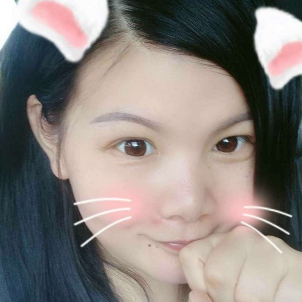 溪流踢小巧的照片