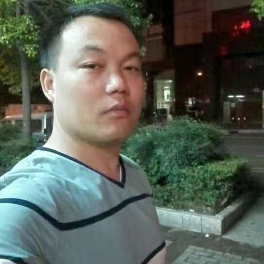 落寂向钢铁侠的照片