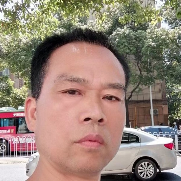 美女泪了无奈的照片