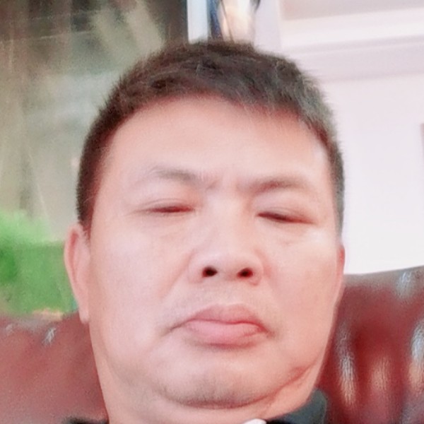 李自贤的照片